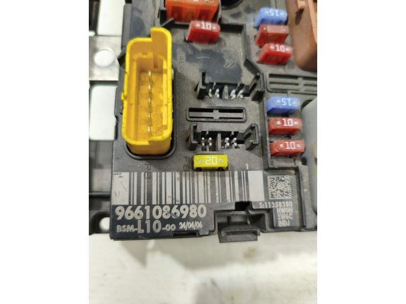 CAJA RELES / FUSIBLES 9661086980 L10-00 11358380 - imagen 2