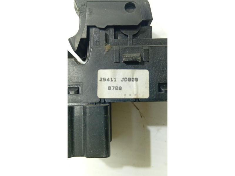 MANDO ELEVALUNAS DELANTERO DERECHO 25411JD000  - imagen 3