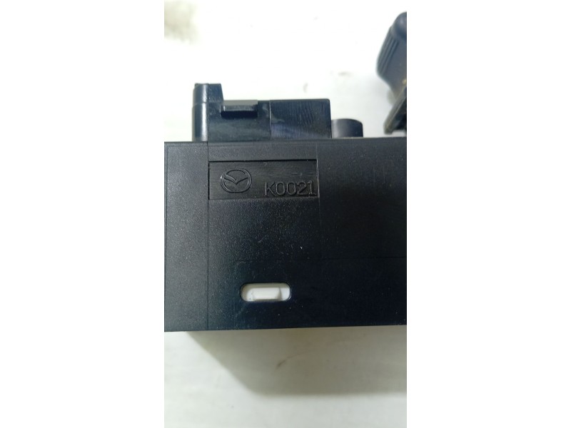 MANDO ELEVALUNAS DELANTERO DERECHO K0021  - imagen 3