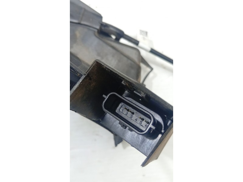 CERRADURA PUERTA TRASERA DERECHA 825022335R / 825023014R  - imagen 4