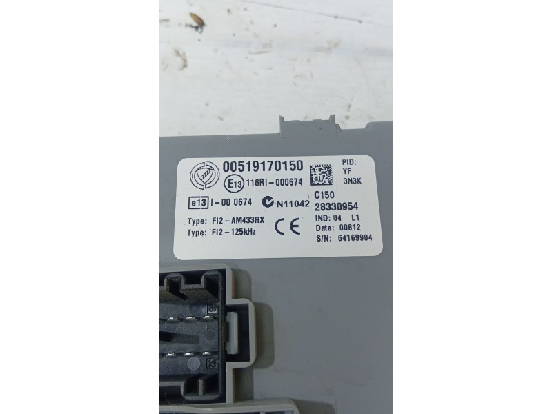CAJA RELES / FUSIBLES 00519170150 / 28330954  - imagen 2