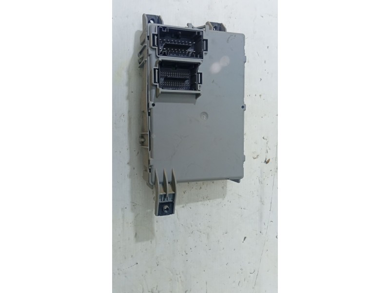 CAJA RELES / FUSIBLES 00519170150 / 28330954  - imagen 3