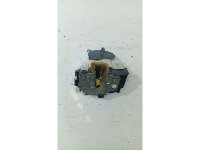 CERRADURA MALETERO / PORTON Y12A106BCLSX 51810891  - imagen 3