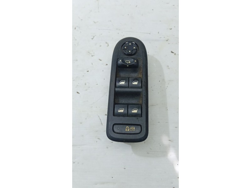 MANDO ELEVALUNAS DELANTERO IZQUIERDO 96644917XT  - imagen 1