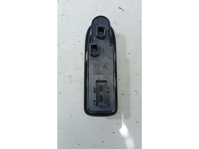 MANDO ELEVALUNAS DELANTERO IZQUIERDO 96644917XT  - imagen 3