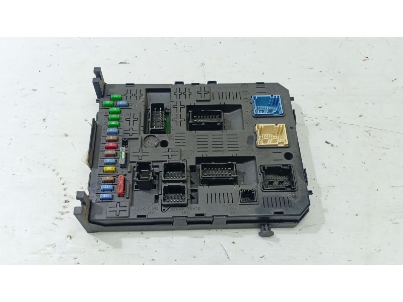 CAJA RELES / FUSIBLES 966405908001  - imagen 1