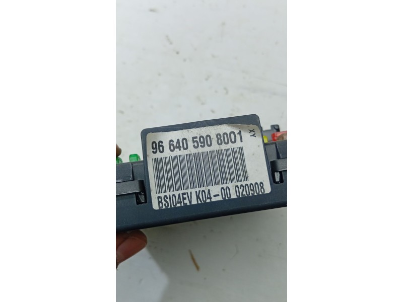 CAJA RELES / FUSIBLES 966405908001  - imagen 2