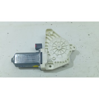 MOTOR ELEVALUNAS DELANTERO DERECHO 5Q4959802B 