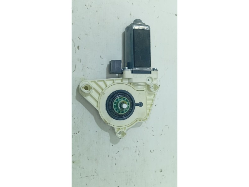 MOTOR ELEVALUNAS DELANTERO DERECHO 5Q4959802B  - imagen 3