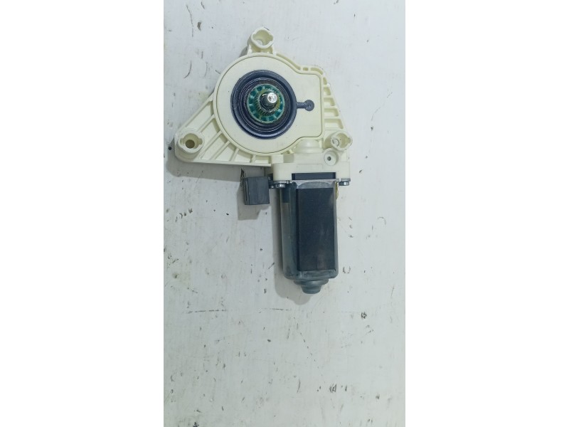 MOTOR ELEVALUNAS DELANTERO IZQUIERDO 5Q4959801B  - imagen 3