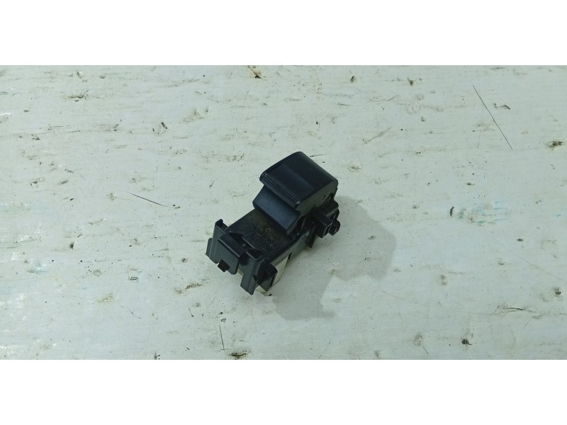 MANDO ELEVALUNAS DELANTERO DERECHO 8292D78  - imagen 1