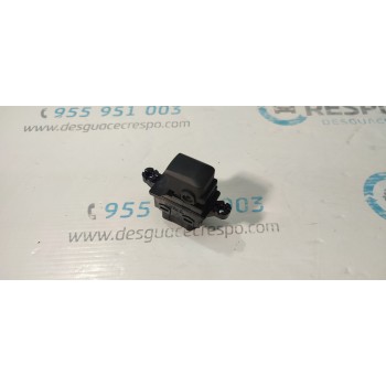 MANDO ELEVALUNAS TRASERO DERECHO  - miniatura 1