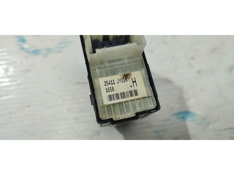 MANDO ELEVALUNAS TRASERO DERECHO 25411JY00A  - imagen 2