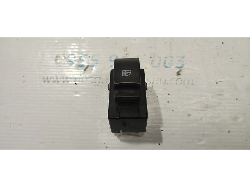 MANDO ELEVALUNAS DELANTERO DERECHO 25411JY00A  - imagen 1