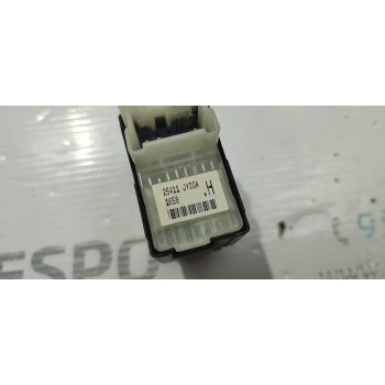 MANDO ELEVALUNAS DELANTERO DERECHO 25411JY00A  - miniatura 2