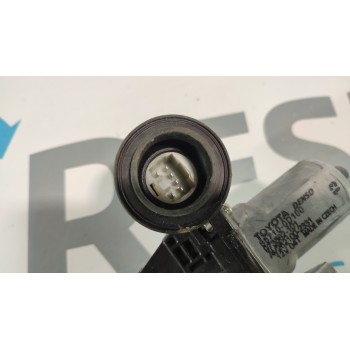 ELEVALUNAS DELANTERO DERECHO 857100D100  - miniatura 2