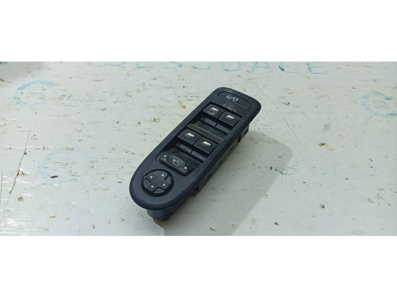 MANDO ELEVALUNAS DELANTERO IZQUIERDO 98026370ZD  - imagen 1