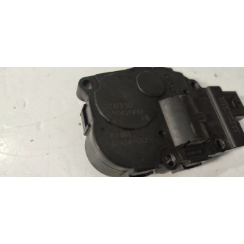 MOTOR APERTURA TRAMPILLAS CLIMATIZADOR K9749005  - miniatura 2