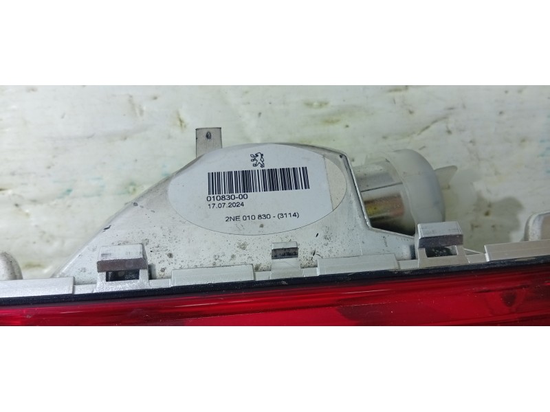 PILOTO TRASERO CENTRAL 9674308980  - imagen 3