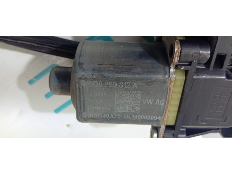 ELEVALUNAS TRASERO DERECHO 5Q0959812A  - imagen 3