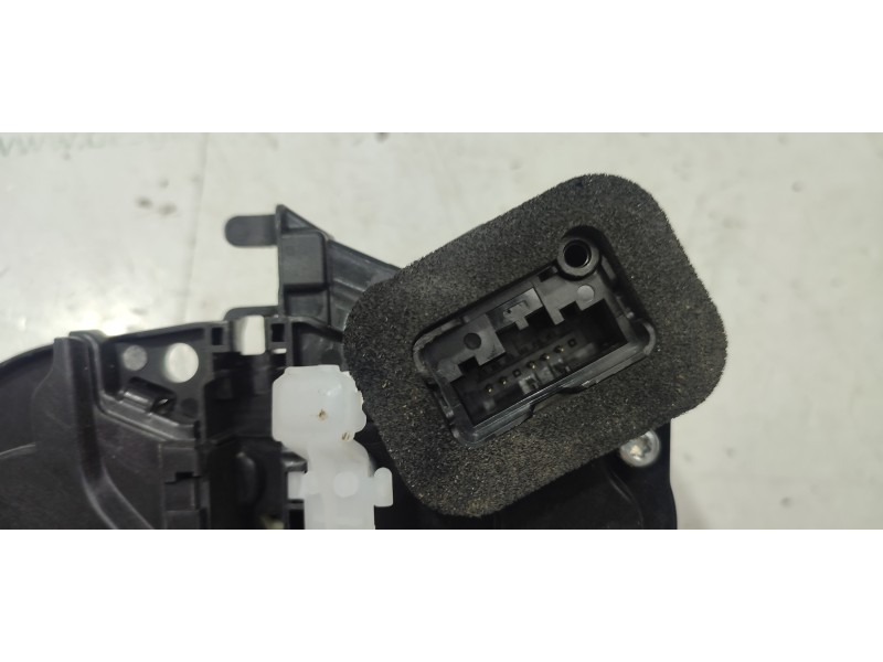 CERRADURA PUERTA DELANTERA DERECHA 10B837016B  - imagen 2