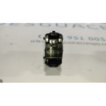 MANDO ELEVALUNAS DELANTERO DERECHO F1ET14529AA  - miniatura 2