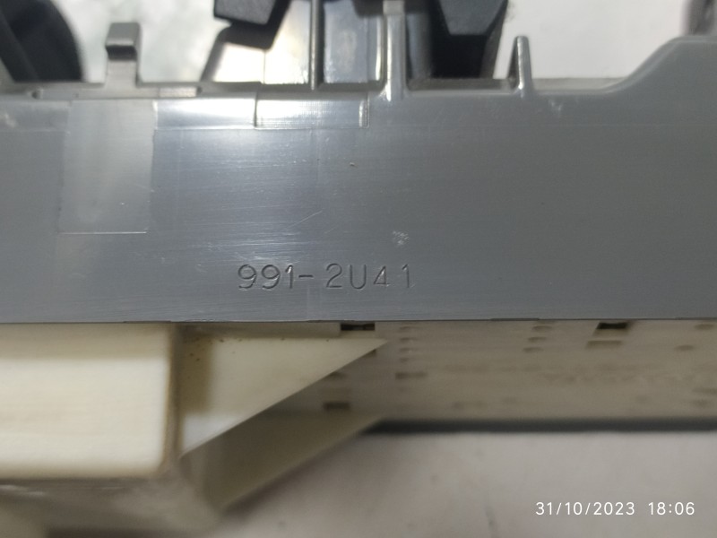 MANDO ELEVALUNAS DELANTERO IZQUIERDO 9912U41  - imagen 3