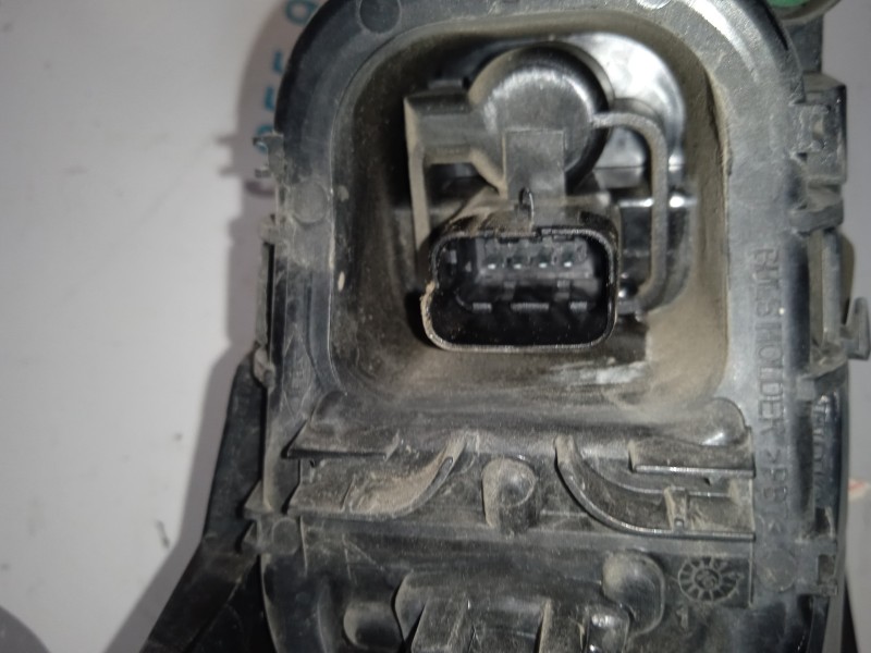 PILOTO TRASERO DERECHO 265509846R  - imagen 2