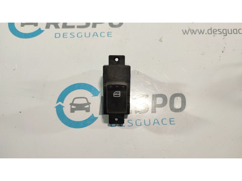 MANDO ELEVALUNAS TRASERO DERECHO 202006279  - imagen 1