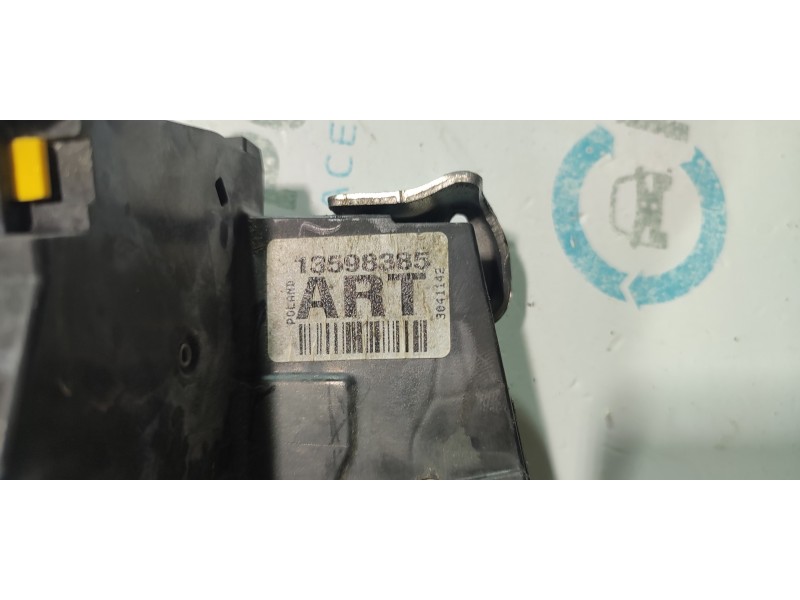 CERRADURA PUERTA TRASERA DERECHA 13598385  - imagen 2