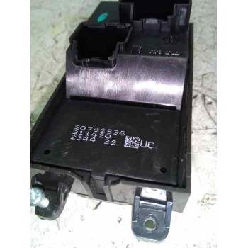 MANDO ELEVALUNAS DELANTERO DERECHO 20792536  - miniatura 3