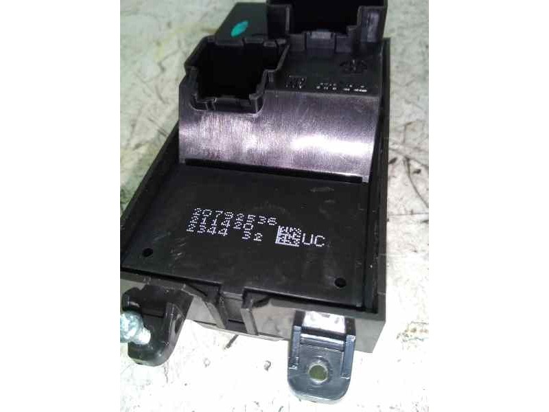 MANDO ELEVALUNAS DELANTERO DERECHO 20792536  - imagen 3