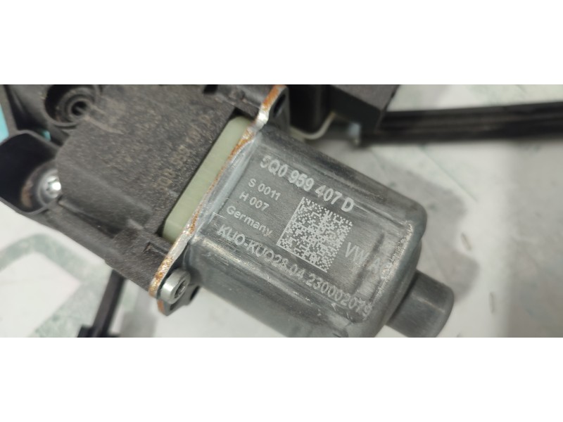 ELEVALUNAS TRASERO IZQUIERDO 6F0839461D  - imagen 2