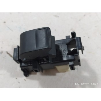 MANDO ELEVALUNAS TRASERO DERECHO 8292V3N 