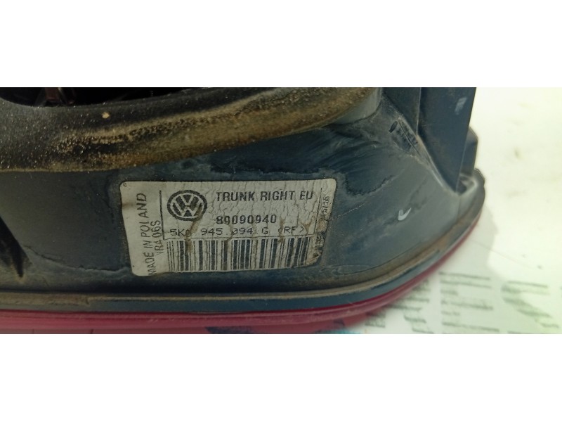 PILOTO TRASERO DERECHO INTERIOR 5K0945094G  - imagen 2