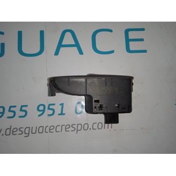 MANDO ELEVALUNAS DELANTERO DERECHO 13189333  - miniatura 2