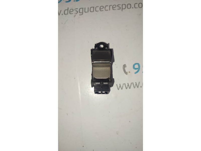 MANDO ELEVALUNAS TRASERO IZQUIERDO 8X2314717AB  - imagen 1