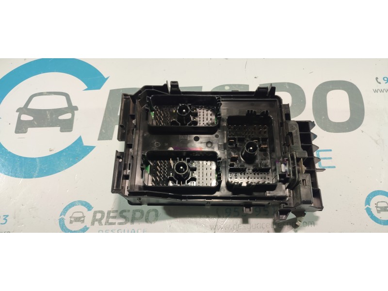 CAJA RELES / FUSIBLES 39040853 15514069  - imagen 1