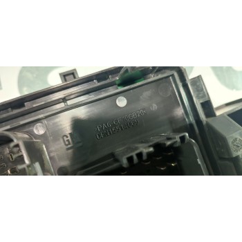 CAJA RELES / FUSIBLES 39040853 15514069  - miniatura 2