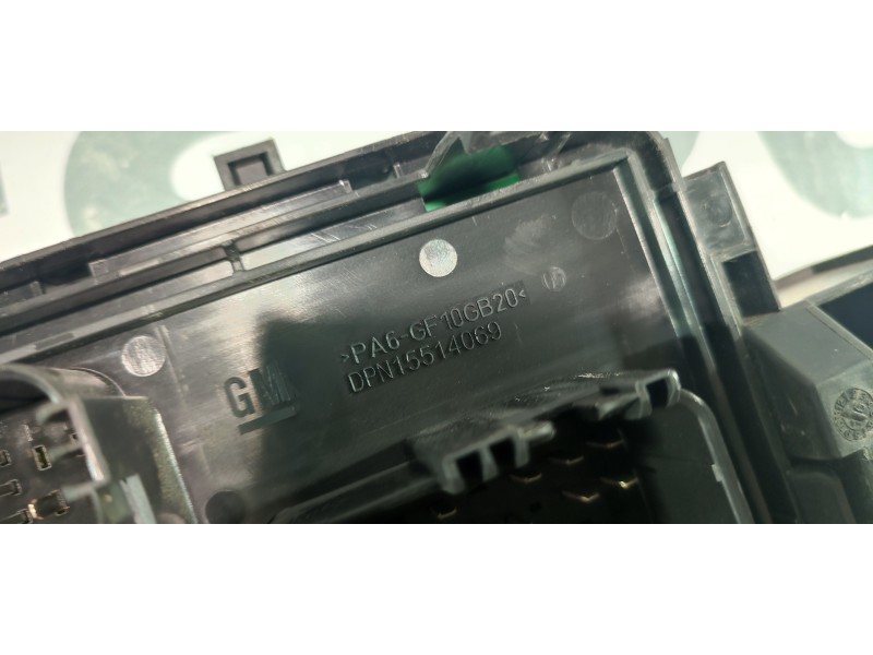 CAJA RELES / FUSIBLES 39040853 15514069  - imagen 2