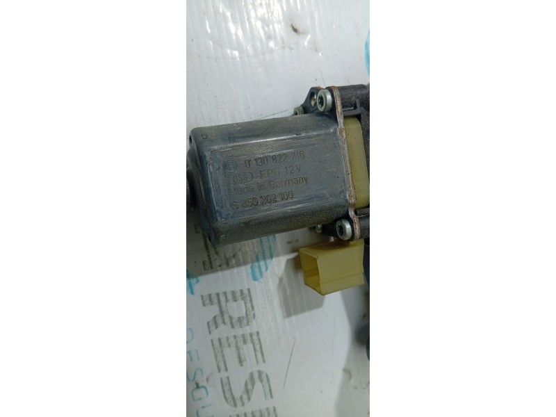 ELEVALUNAS DELANTERO DERECHO 5Q0959802B  - imagen 2