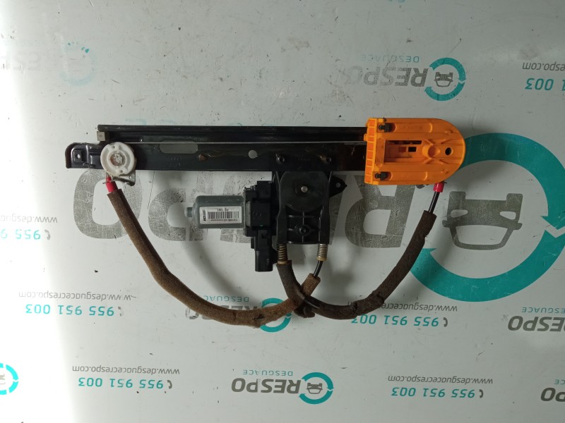 ELEVALUNAS TRASERO DERECHO 8X23F27001AC  - imagen 1