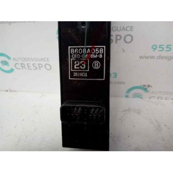 MANDO ELEVALUNAS DELANTERO IZQUIERDO 8608A058  - miniatura 2