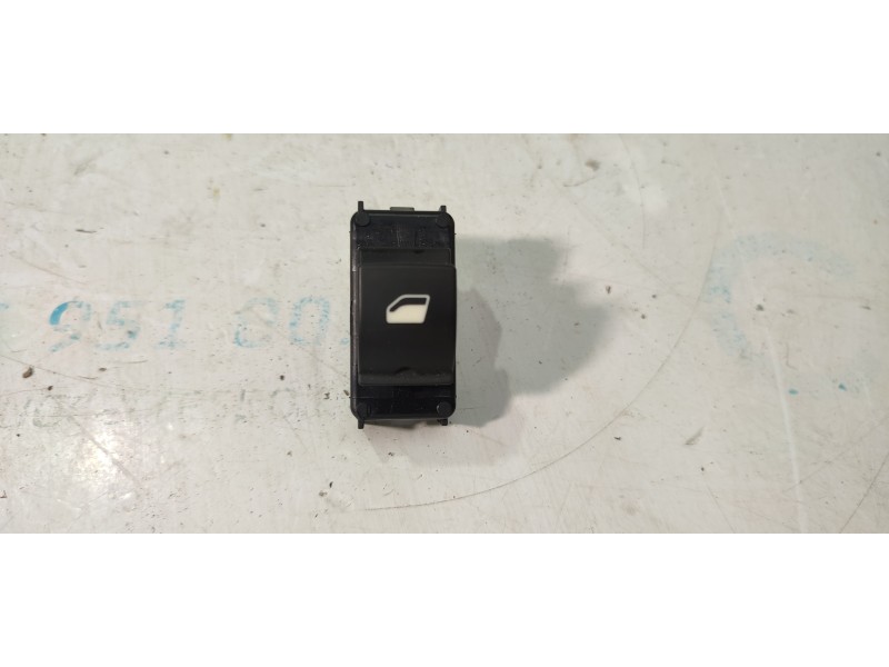 MANDO ELEVALUNAS DELANTERO DERECHO 98044803ZD  - imagen 1