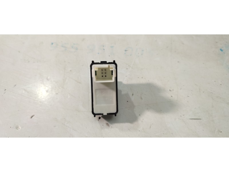 MANDO ELEVALUNAS DELANTERO DERECHO 98044803ZD  - imagen 2