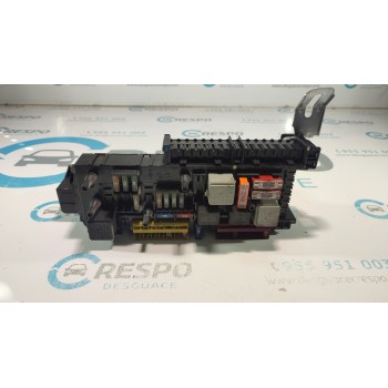 CAJA RELES / FUSIBLES 016706581A  - miniatura 3